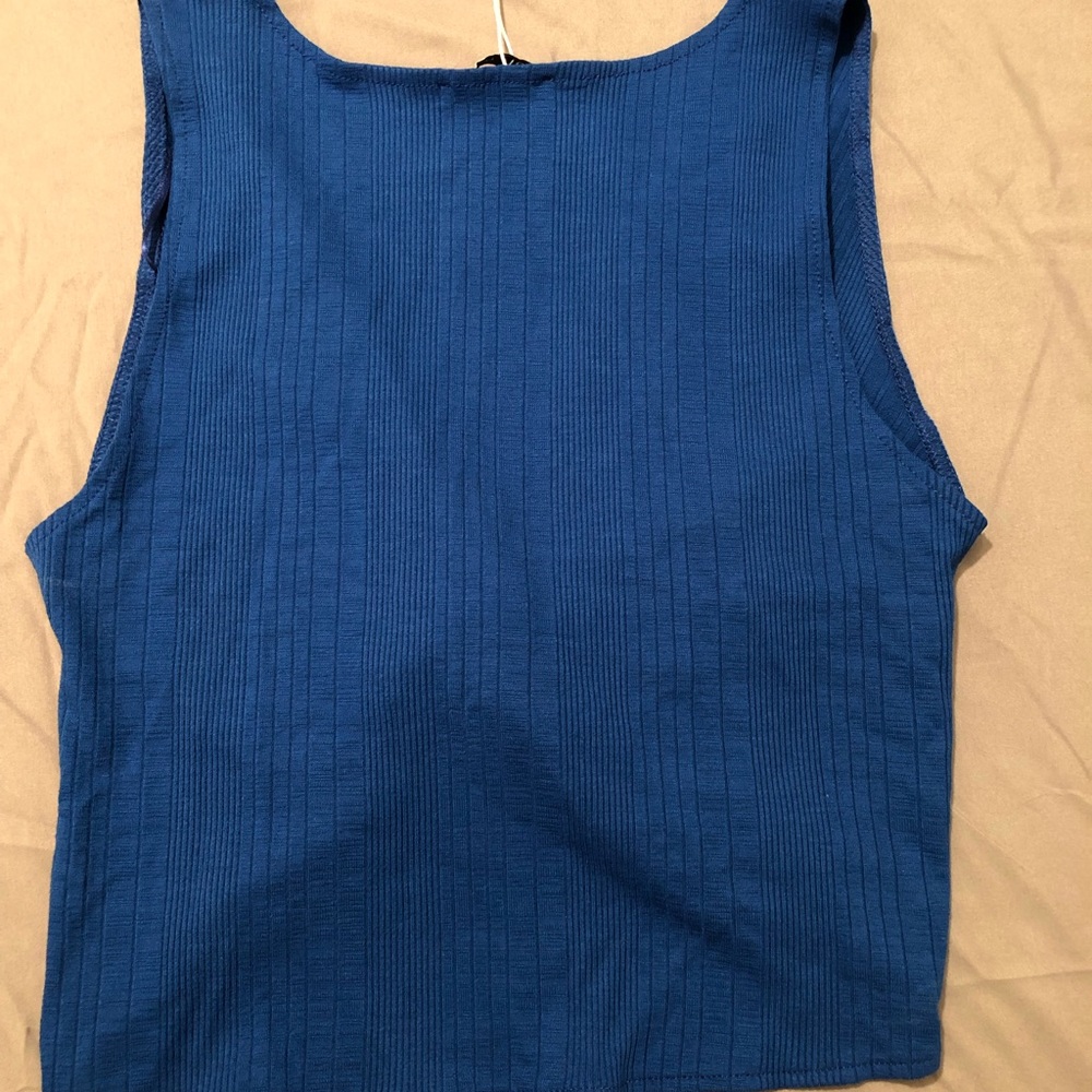 Crop top - Picture 2 of 2